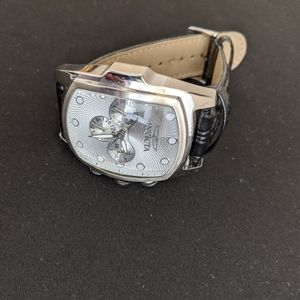 Invicta Grand Lupa watch needs battery